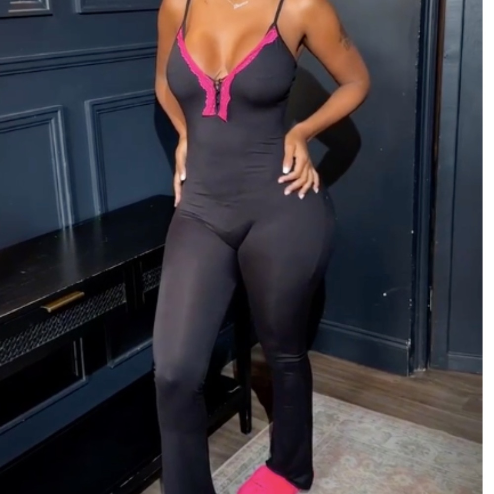 NWT Bold & Beautiful Black & Pink Sexy Fitted Bodysuit SZ XS